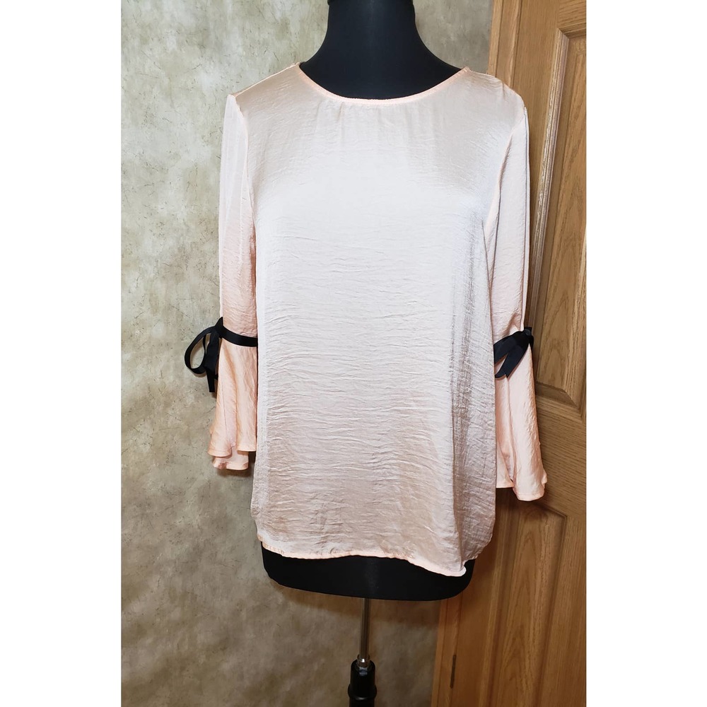 Lilly Black size medium peach 3/4 sleeve blouse